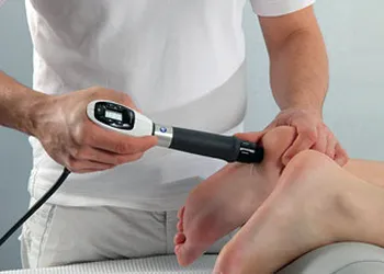 Schallwellentherapie - Foto: PhysioSales®